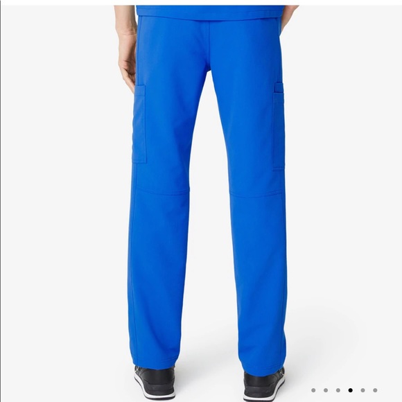 Figs Men’s Axim Cargo Scrub Pants - Picture 3 of 10